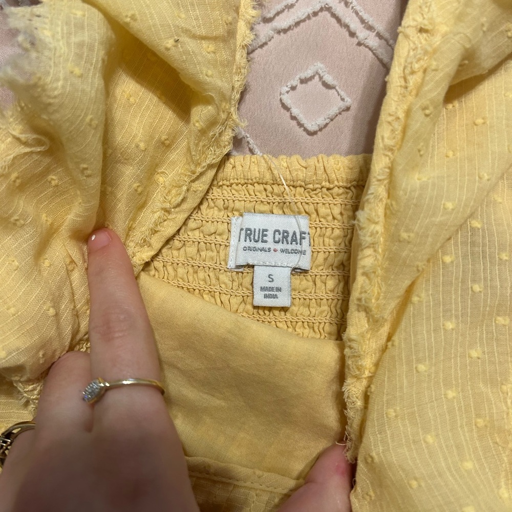 ! never worn ! dressy yellow tank